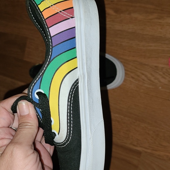 EUC Like new Van's men's size 4.5 or women's size 6 0 super cute!!! - Picture 4 of 6